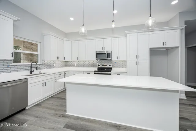 $299,711 | 2403 Graveline Road, Gautier, MS 39553