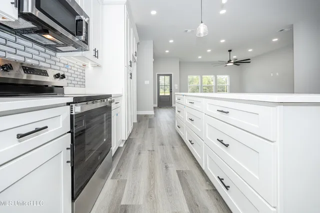 $299,711 | 2403 Graveline Road, Gautier, MS 39553