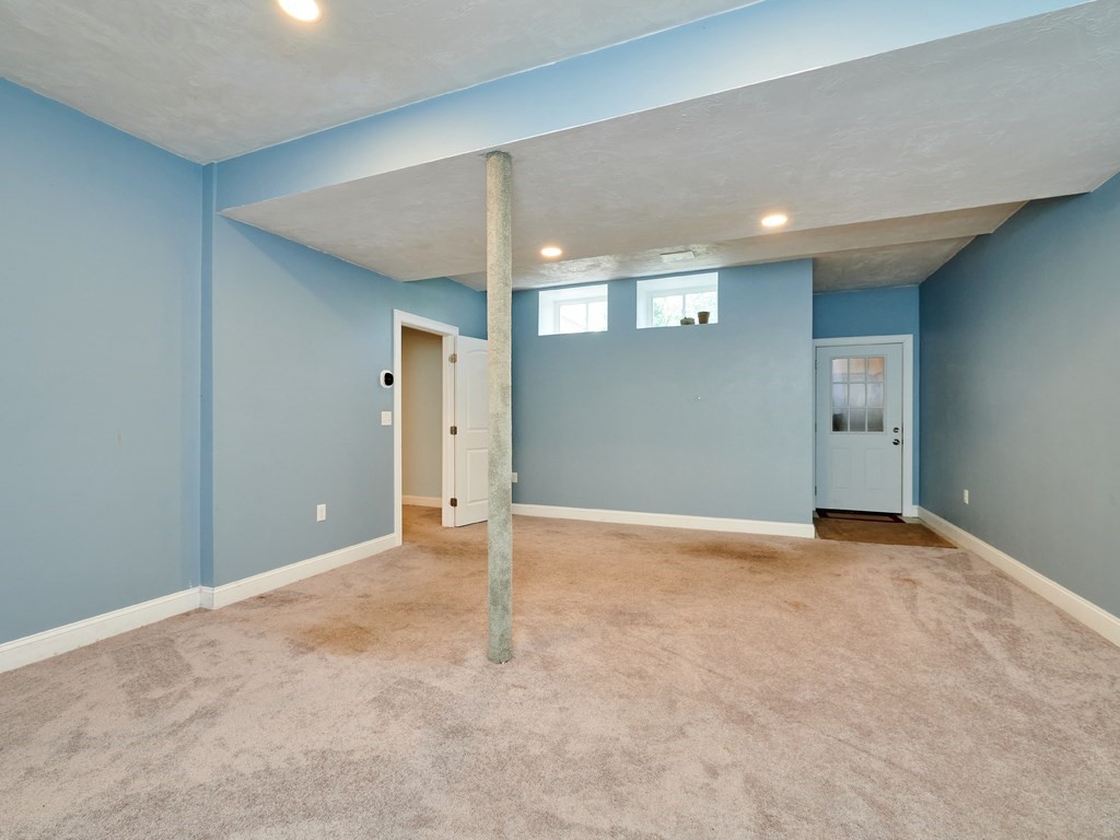 265 Salem Road Dracut, MA 01826 - Photo 39 of 41 Gallery Image 39