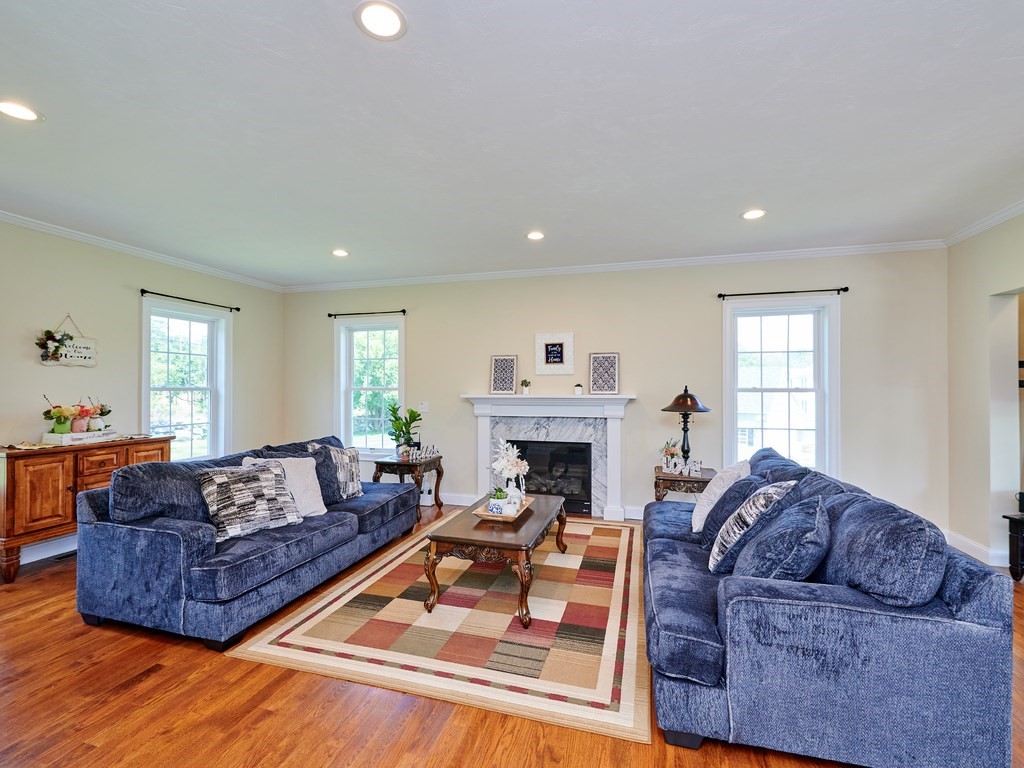 265 Salem Road Dracut, MA 01826 - Photo 10 of 41 Gallery Image 10