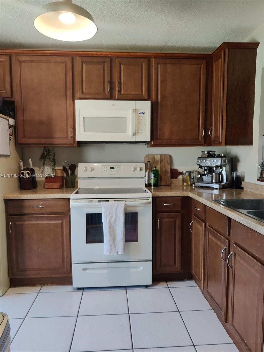 300 East Club Circle, Unit 108 Boca Raton, FL 33487 - Photo 8 of 30