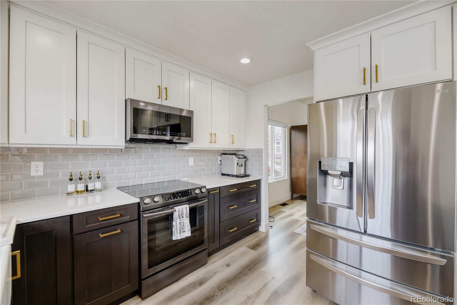 9308 Shadowglen Court Highlands Ranch, CO 80126 - Photo 8 of 34