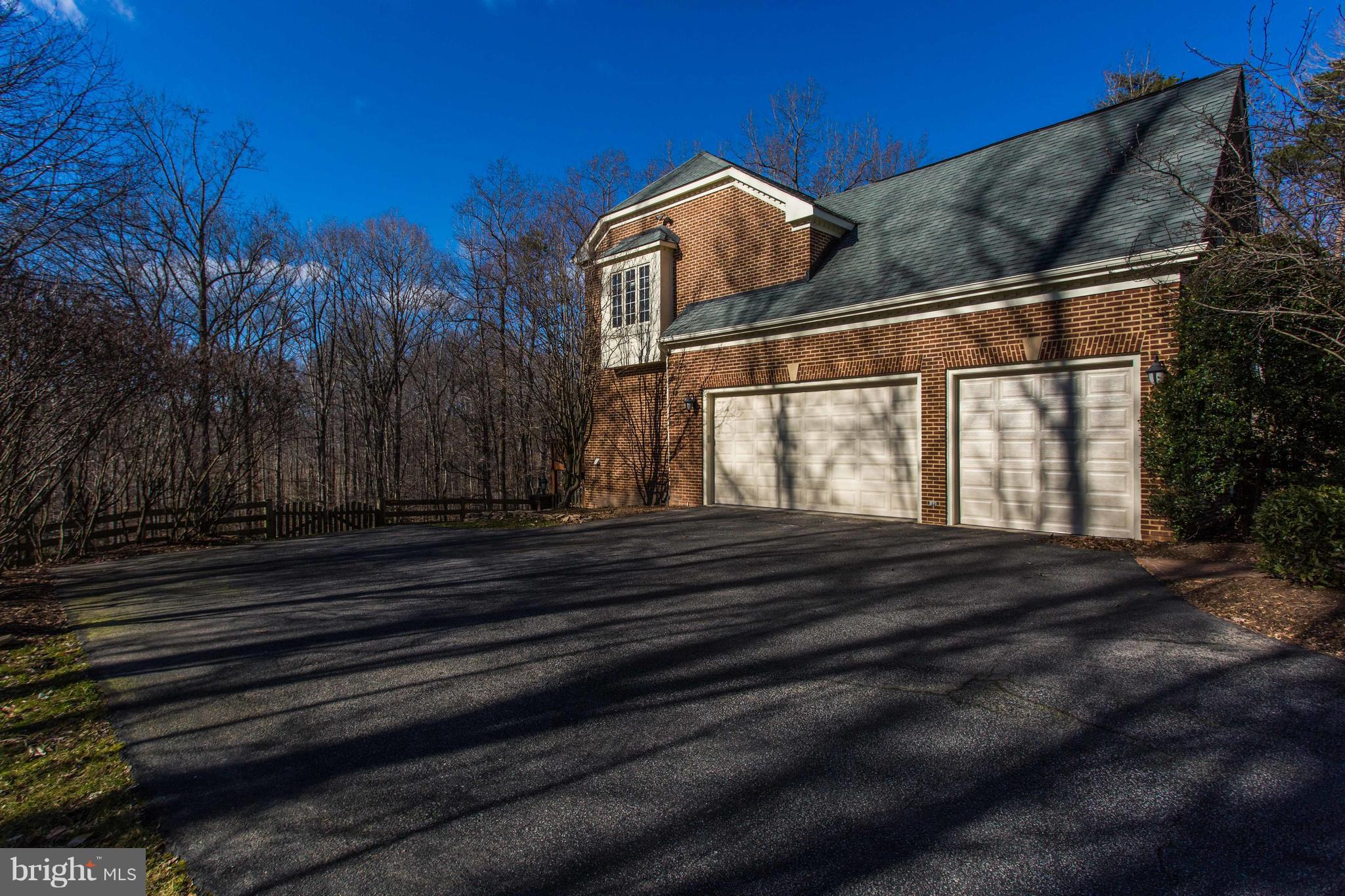 7332 Clifton Road Clifton, VA 20124 - Photo 4 of 76 Gallery Image 4