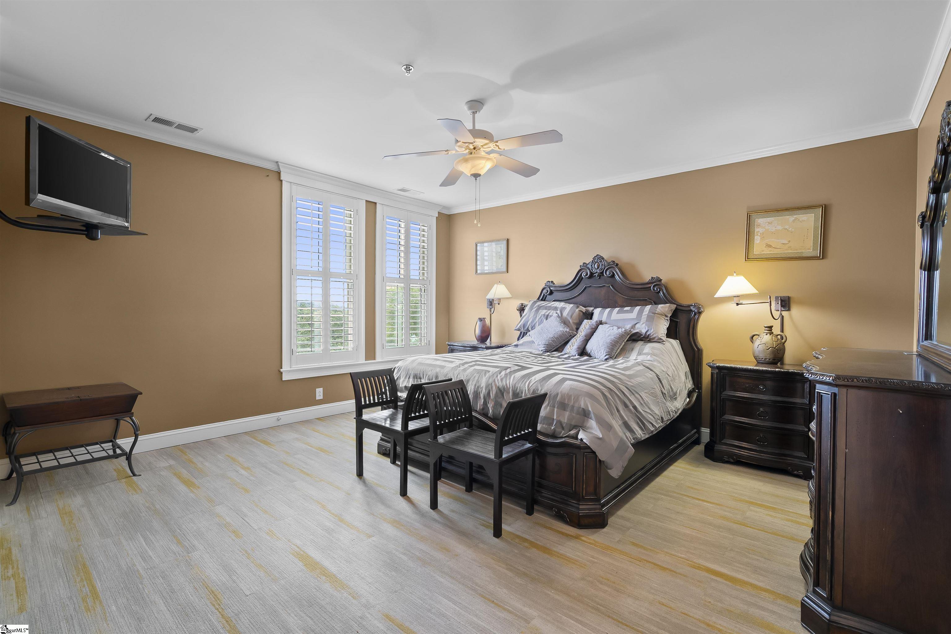 400 North Main Street, Unit 401 Greenville, SC 29601 - Photo 13 of 28