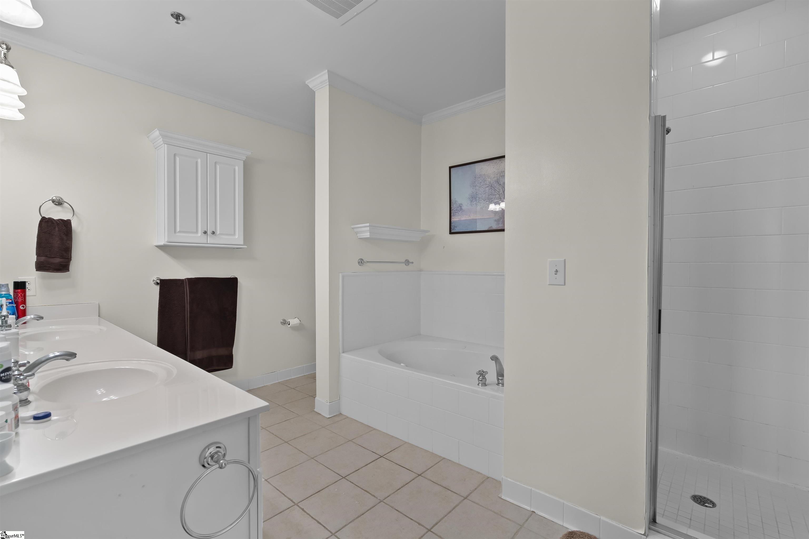 400 North Main Street, Unit 401 Greenville, SC 29601 - Photo 15 of 28 Freshly painted!