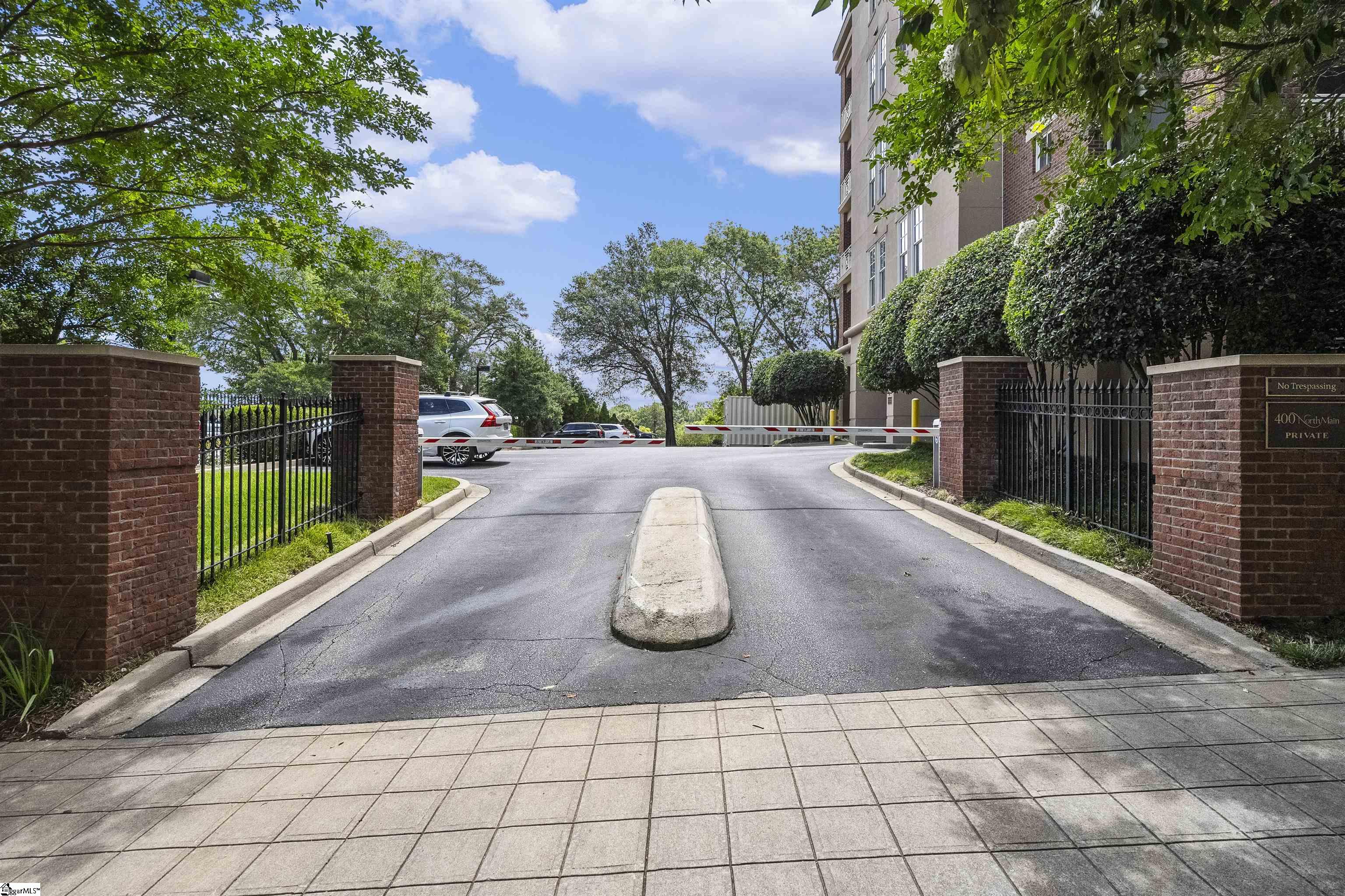 400 North Main Street, Unit 401 Greenville, SC 29601 - Photo 25 of 28