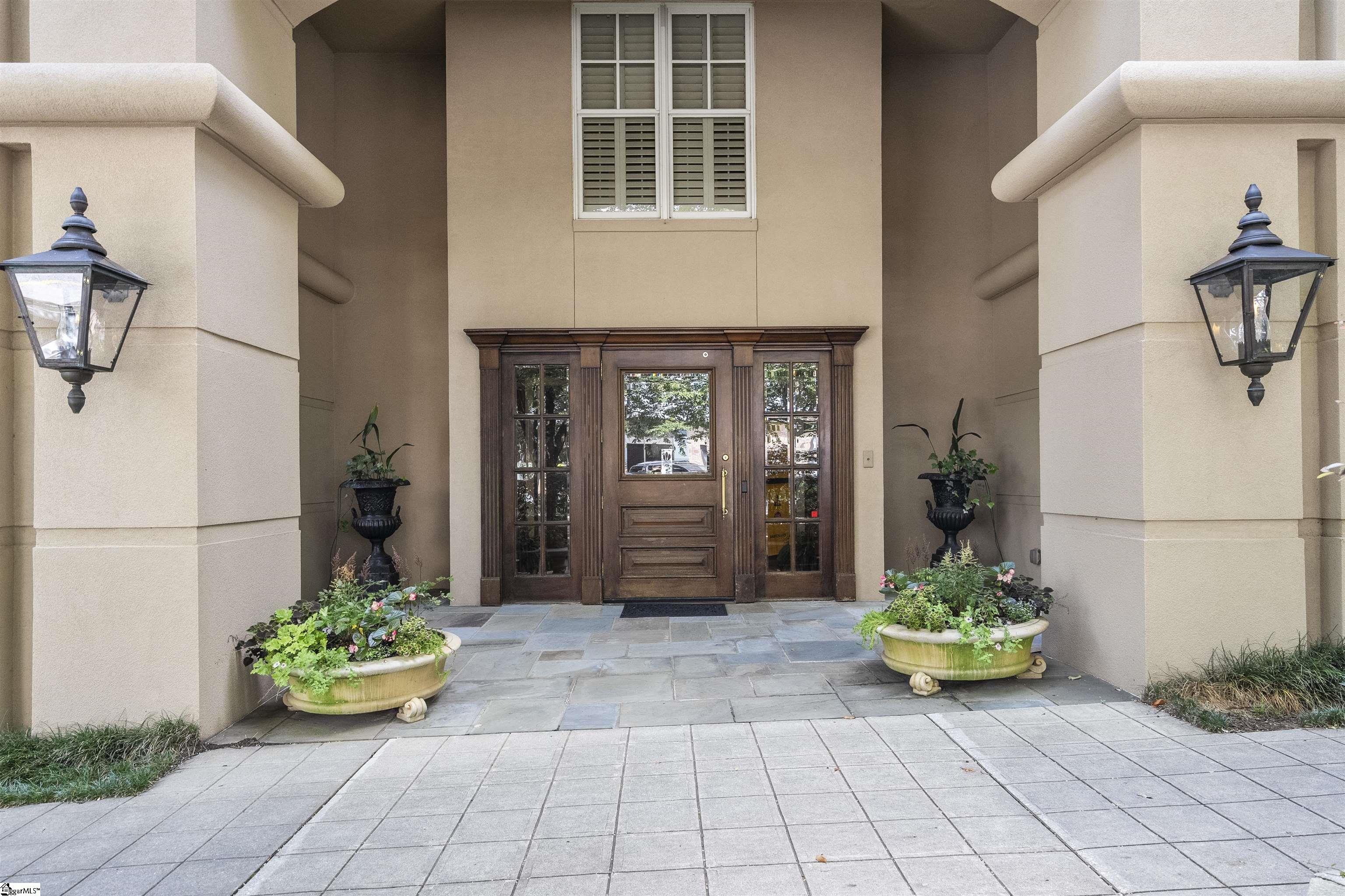 400 North Main Street, Unit 401 Greenville, SC 29601 - Photo 3 of 28