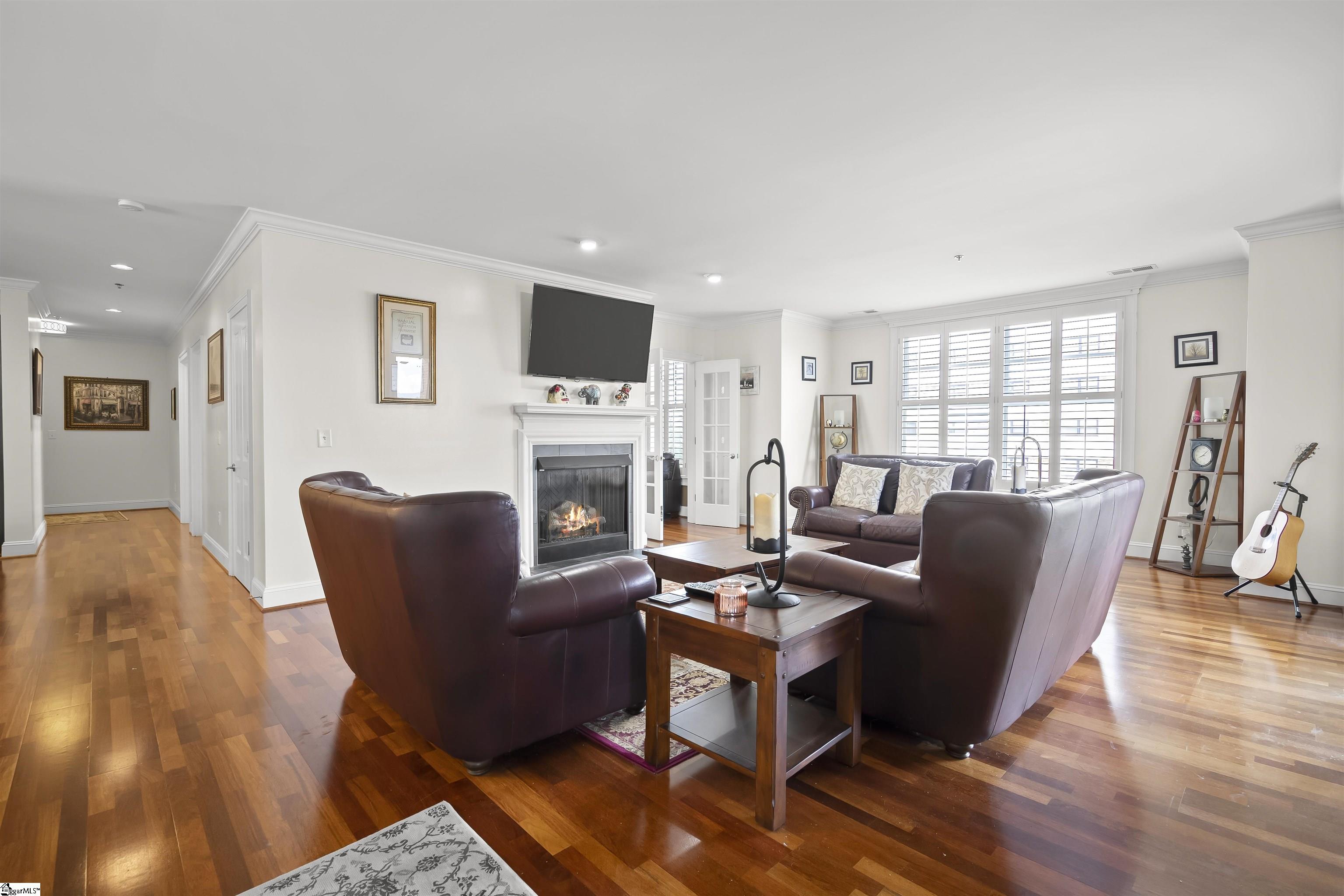 400 North Main Street, Unit 401 Greenville, SC 29601 - Photo 8 of 28