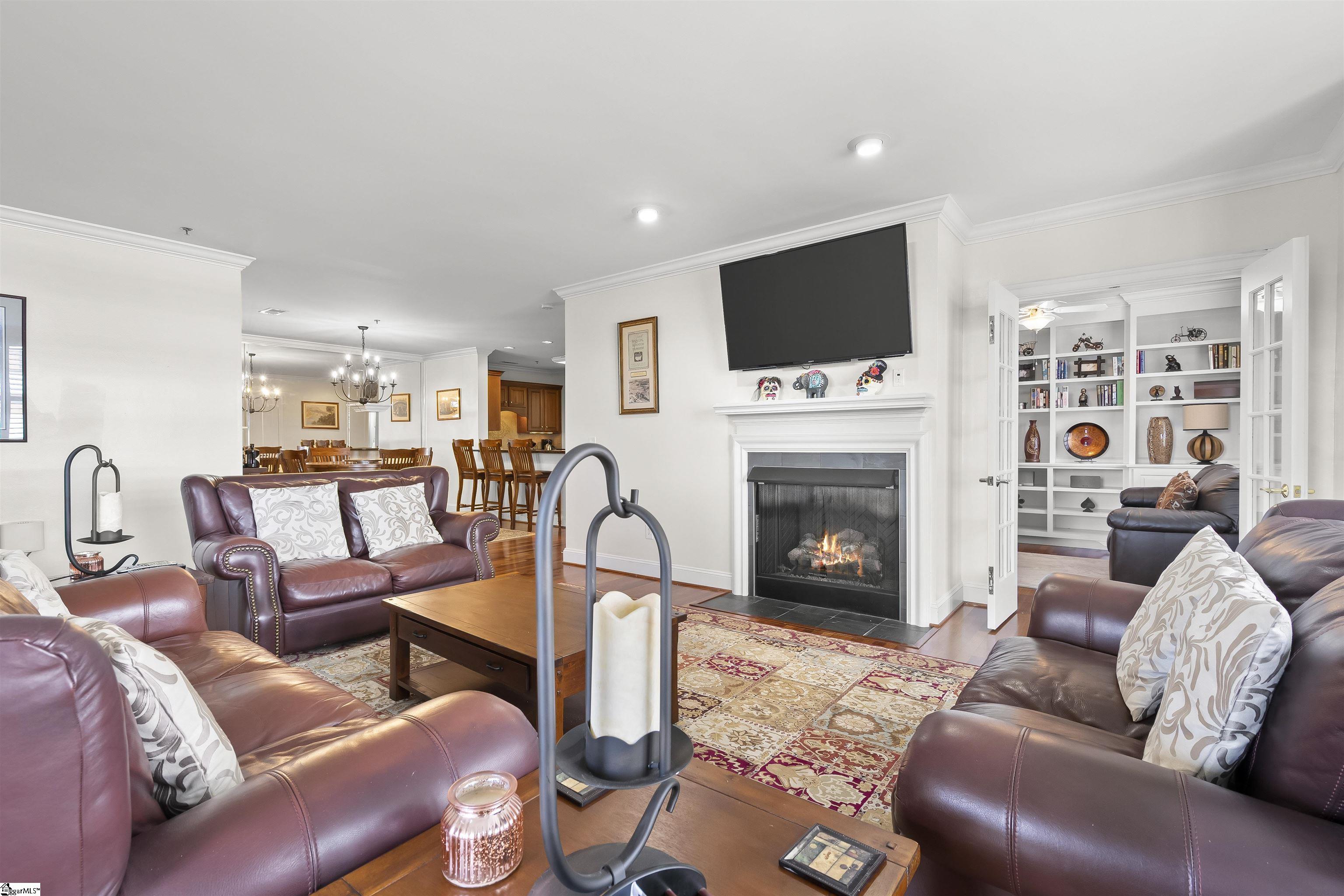 400 North Main Street, Unit 401 Greenville, SC 29601 - Photo 9 of 28