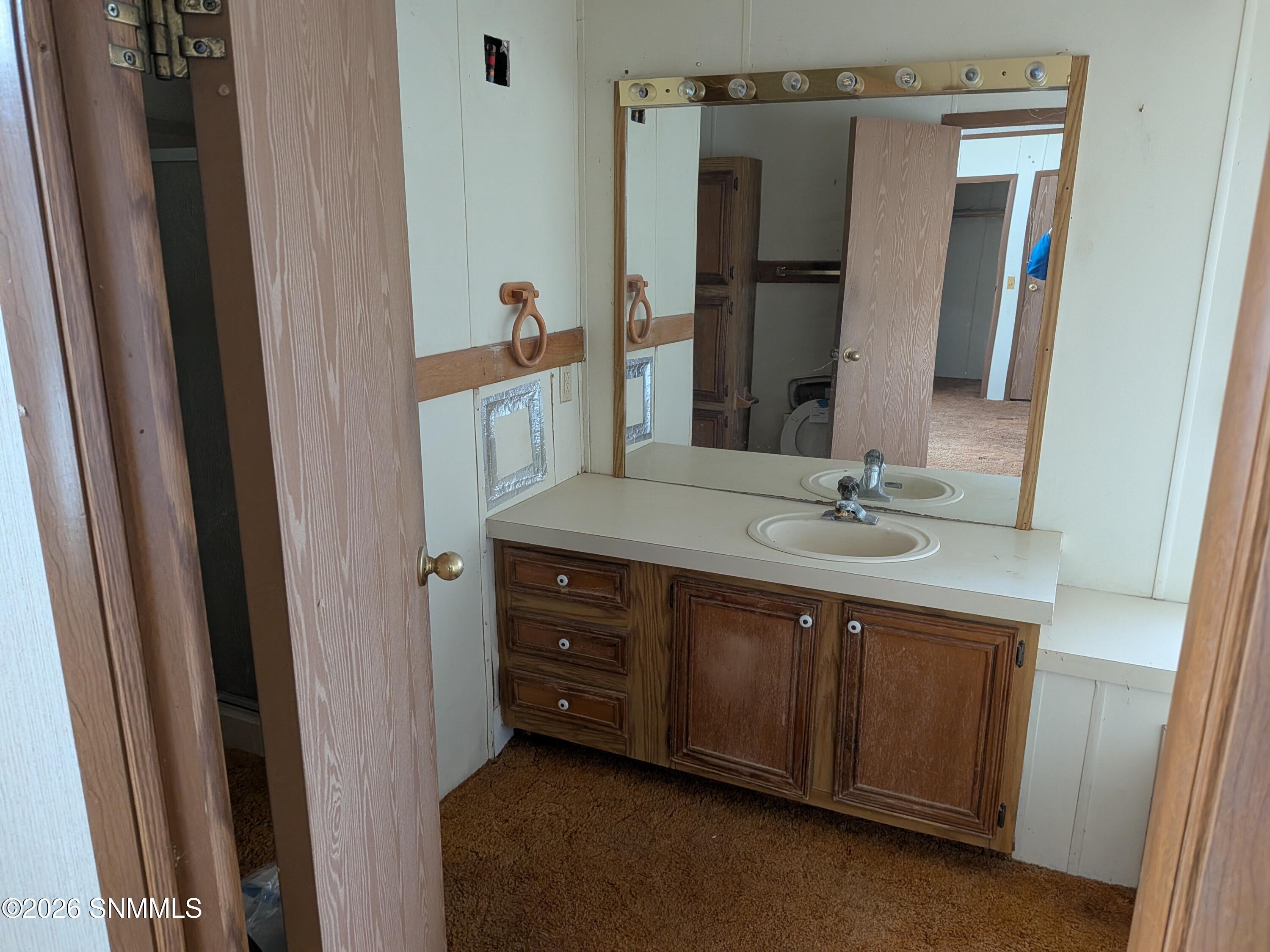 33 Southland Road Alamogordo, NM 88310 - Photo 8 of 16 Bath