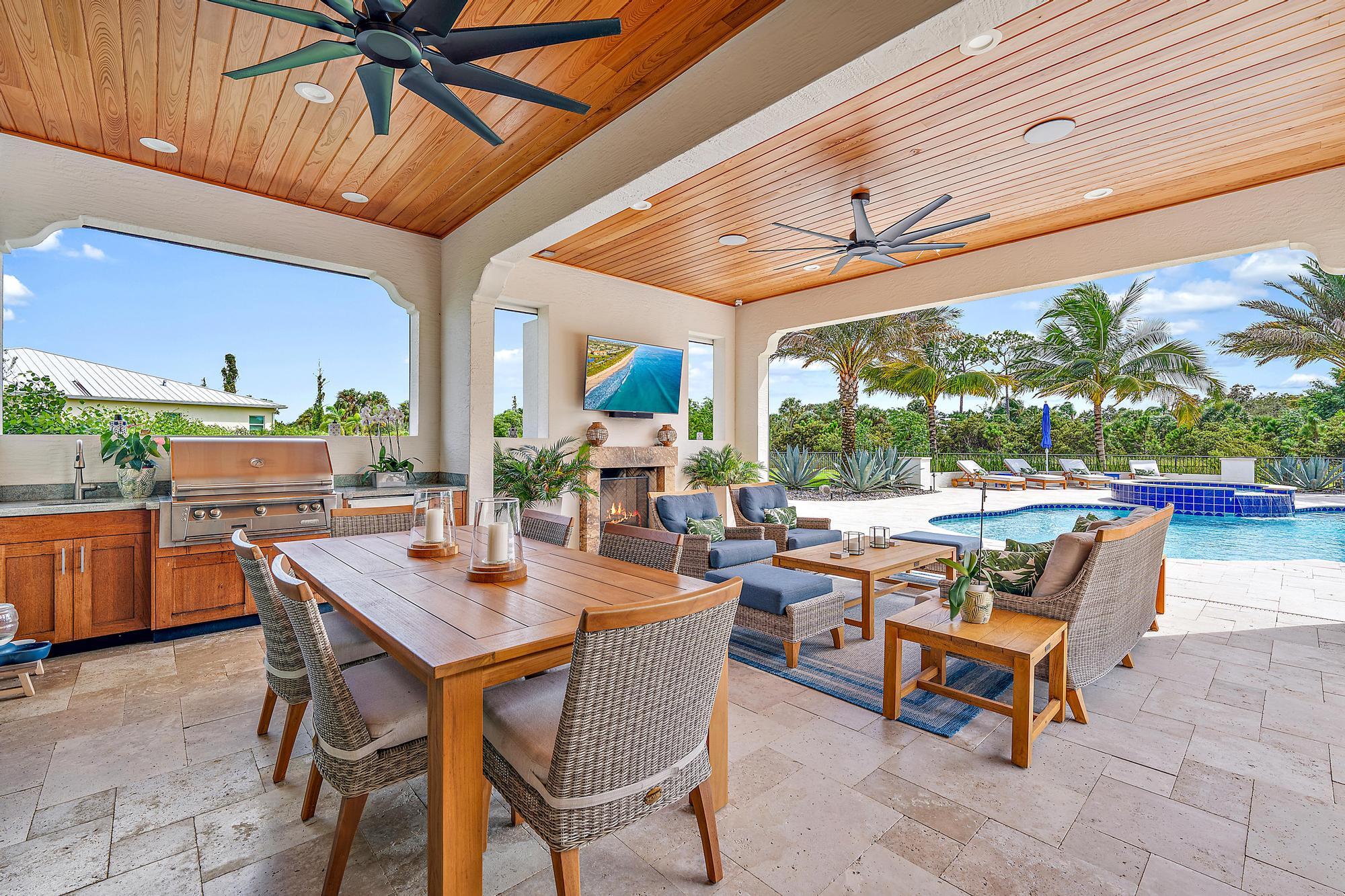 8164 Southeast Old Plantation Circle Jupiter, FL 33458 - Photo 16 of 60 Summer kitchen