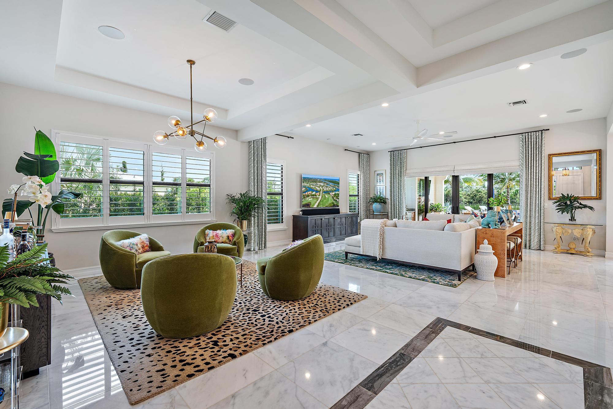 8164 Southeast Old Plantation Circle Jupiter, FL 33458 - Photo 18 of 60 Entry Living Area