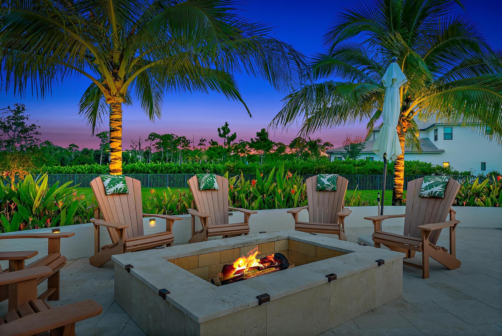 8164 Southeast Old Plantation Circle Jupiter, FL 33458 - Photo 6 of 60 Wood burning fire pit