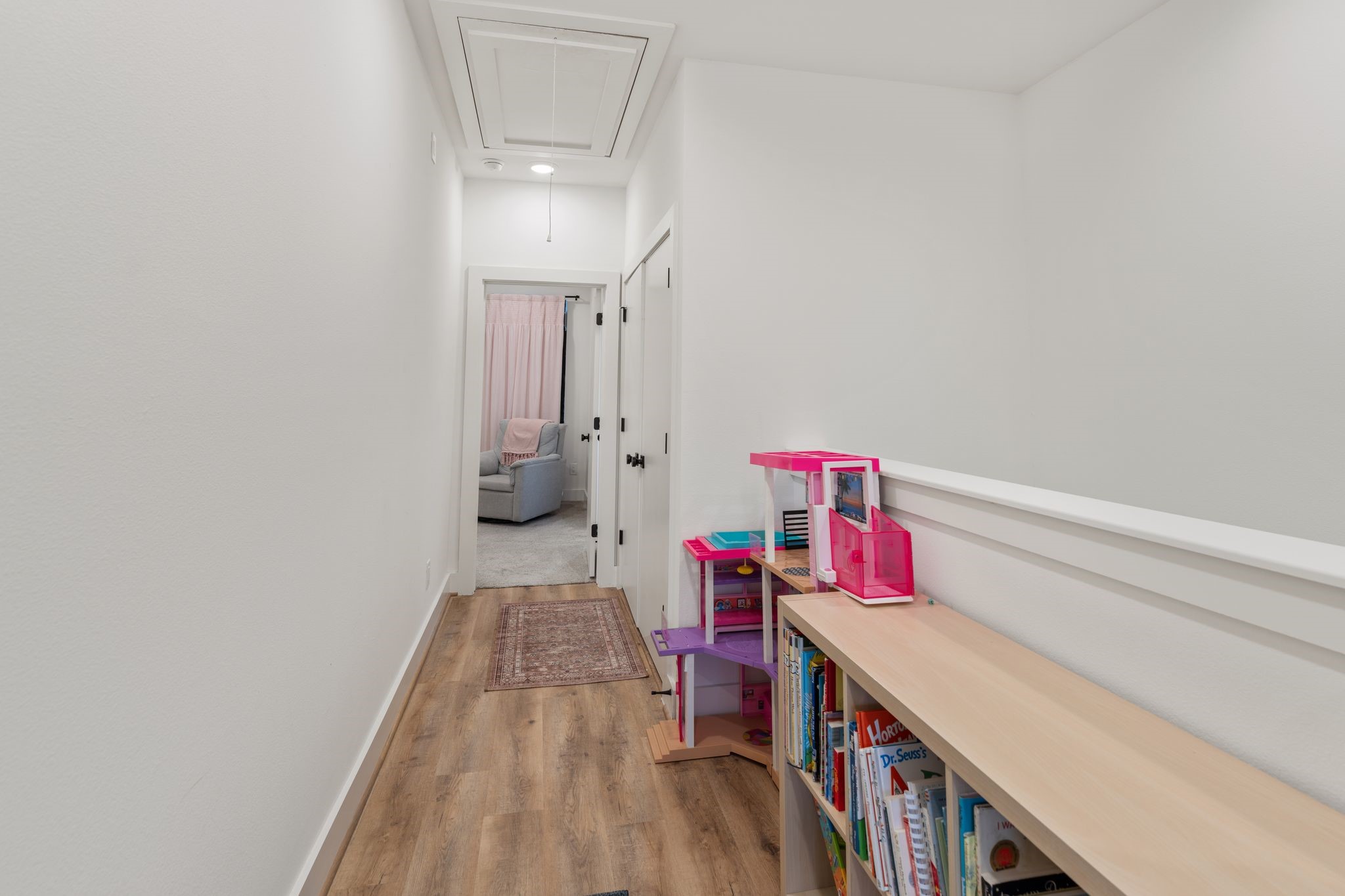 4862 Brinkman Street Houston, TX 77018 - Photo 19 of 33 Additional storage or design space on the third floor between the upstairs secondary and primary bedroom.