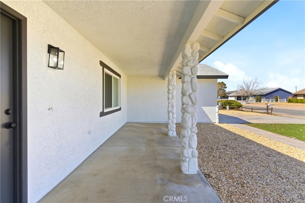 22557 Ojai Road Apple Valley, CA 92308 - Photo 37 of 57