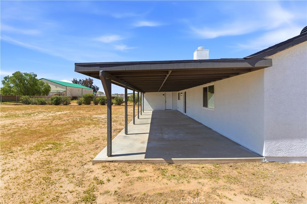 22557 Ojai Road Apple Valley, CA 92308 - Photo 43 of 57 a view of a indoor swimming pool