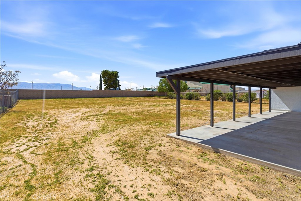 22557 Ojai Road Apple Valley, CA 92308 - Photo 44 of 57 a view of swimming pool from a balcony