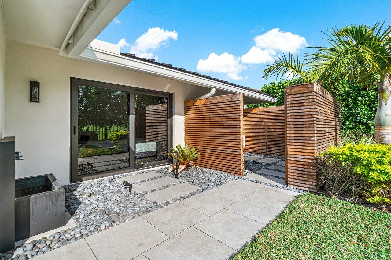 803 Foxpointe Circle Delray Beach, FL 33445 - Photo 21 of 28 803 Foxpointe Circle