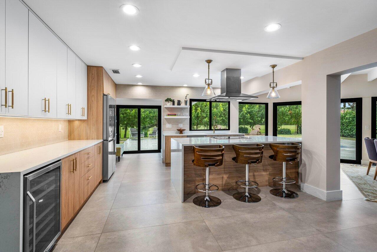 803 Foxpointe Circle Delray Beach, FL 33445 - Photo 5 of 28 803 Foxpointe Circle