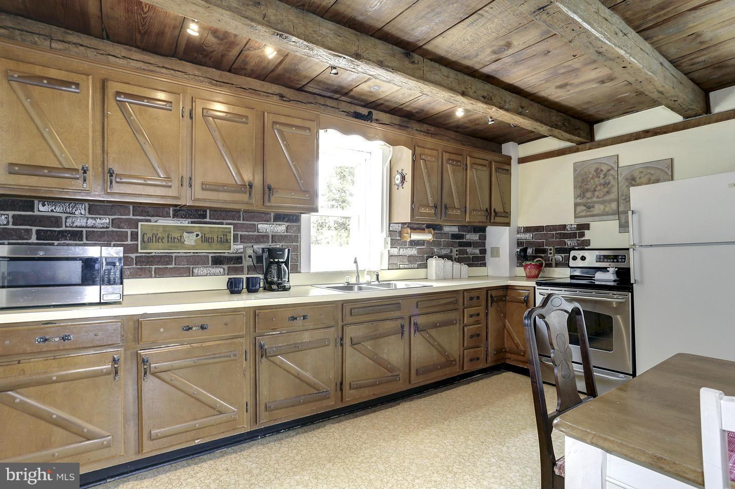 15107 Hicksville Road Clear Spring, MD 21722 - Photo 5 of 28 Kitchen
