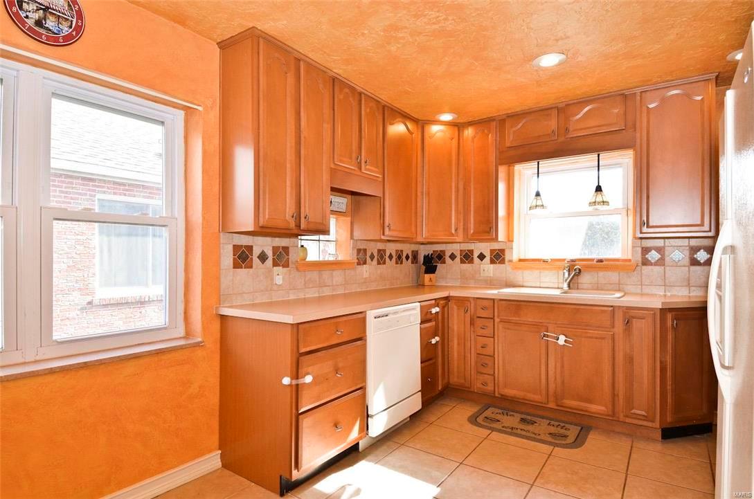 718 Ruprecht Avenue St. Louis, MO 63125 - Photo 6 of 33