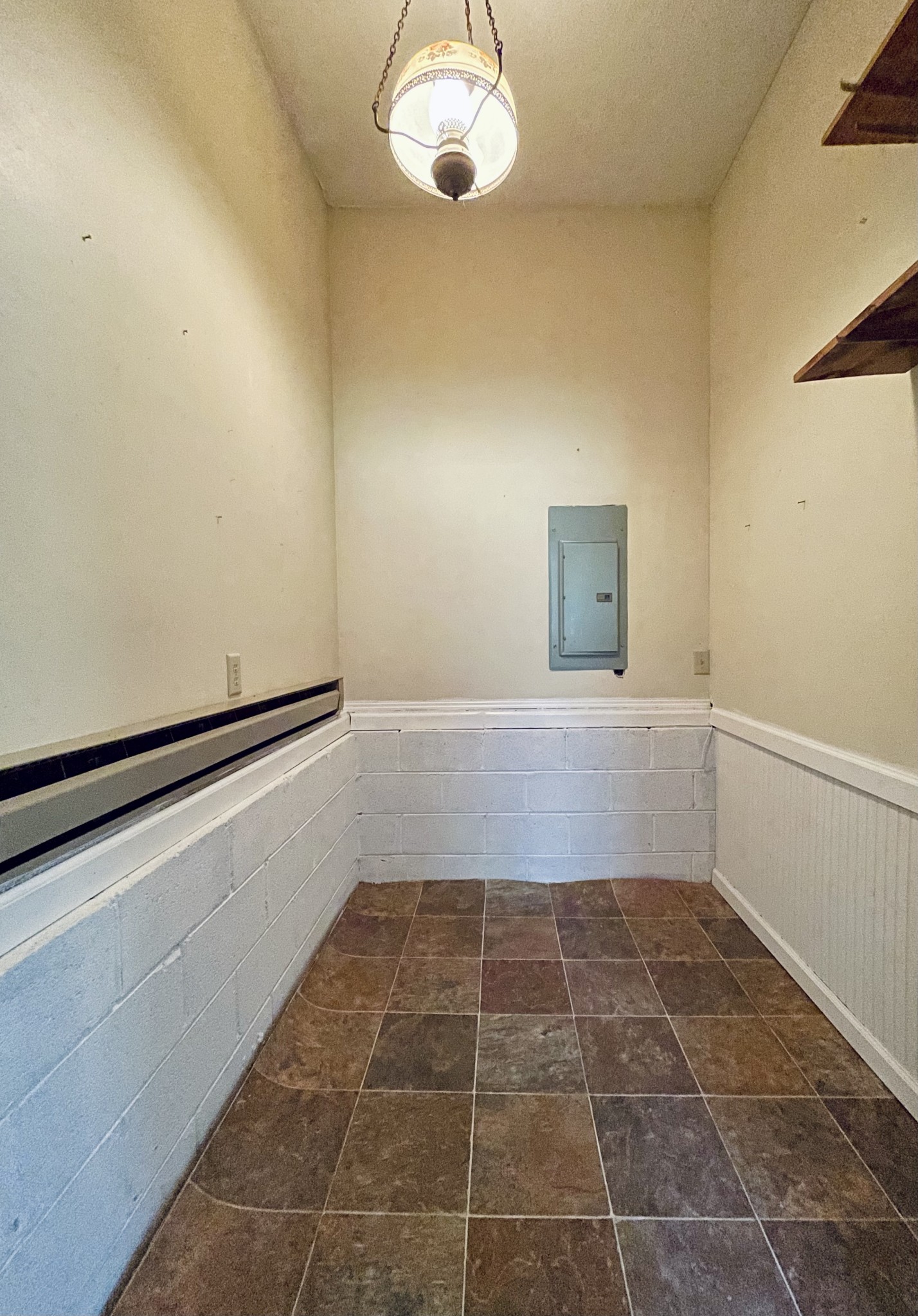 2911 New Hope Road Hendersonville, TN 37075 - Photo 23 of 27 a view of a room with an empty space and a window