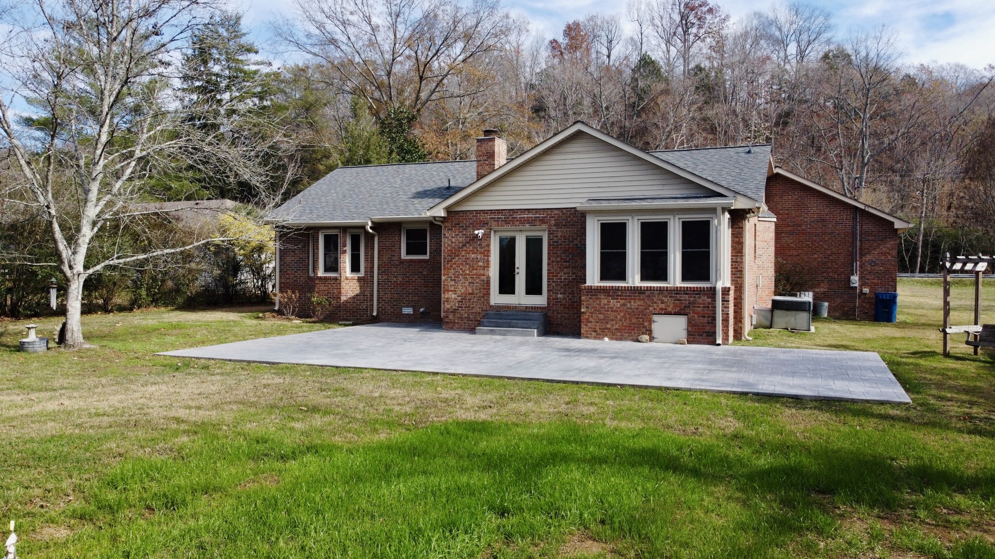 2911 New Hope Road Hendersonville, TN 37075 - Photo 25 of 27 a front view of a house with a yard
