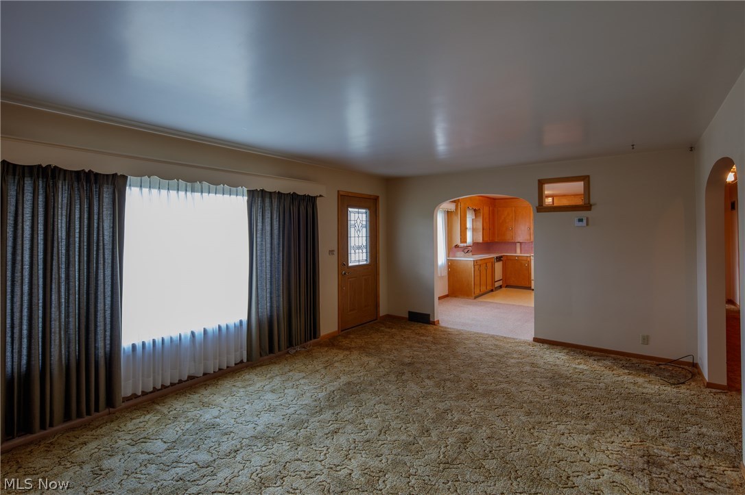 22476 Buck Road Alliance, OH 44601 - Photo 5 of 27