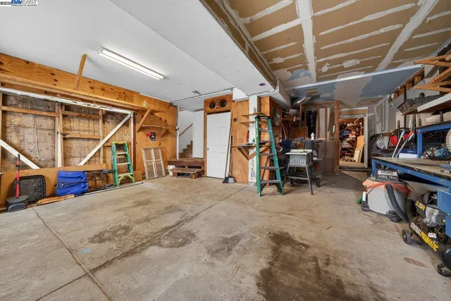 a view of a storage & utility room