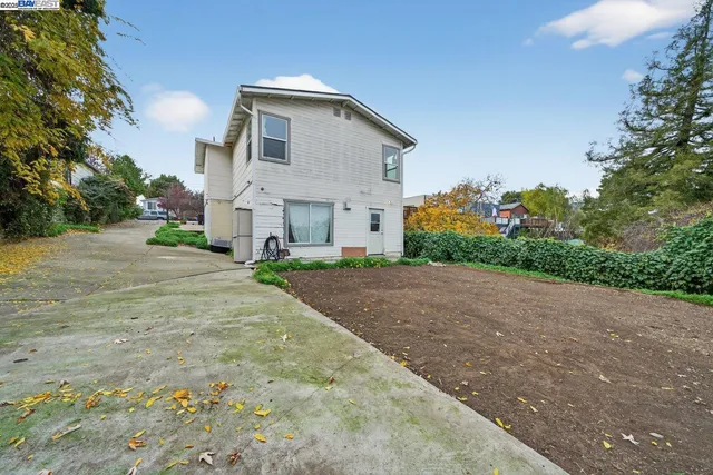 $670,000 | 229 Lake Avenue, Rodeo, CA 94572