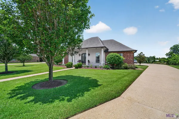 $618,000 | 11177 Toria Lane, St. Amant, LA 70774