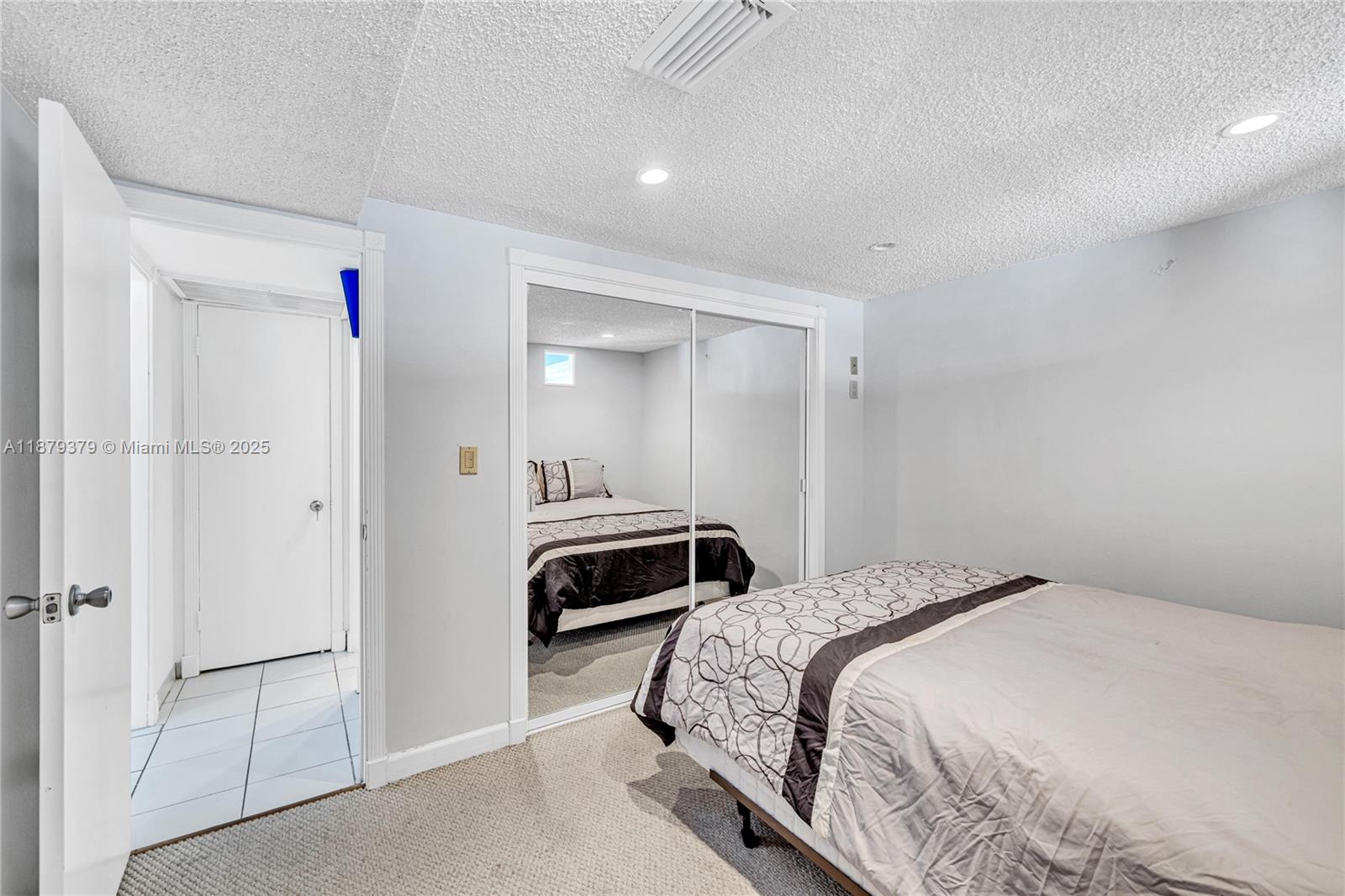 5005 Collins Avenue, Unit 616 Miami Beach, FL 33140 - Photo 11 of 51