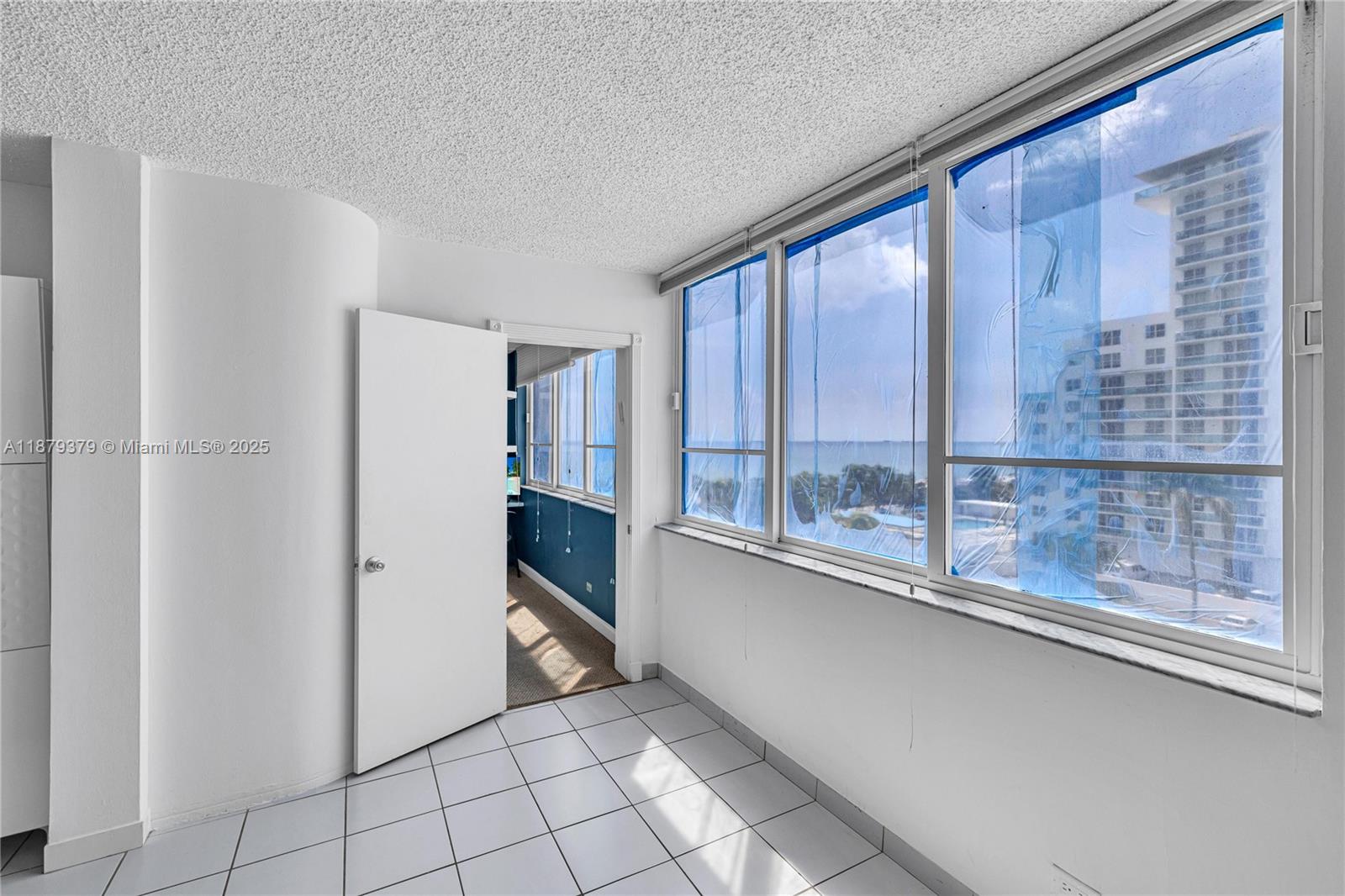 5005 Collins Avenue, Unit 616 Miami Beach, FL 33140 - Photo 15 of 51