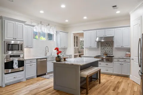 $1,050,000 | 2324 Grassmere Lane, McKinney, TX 75071
