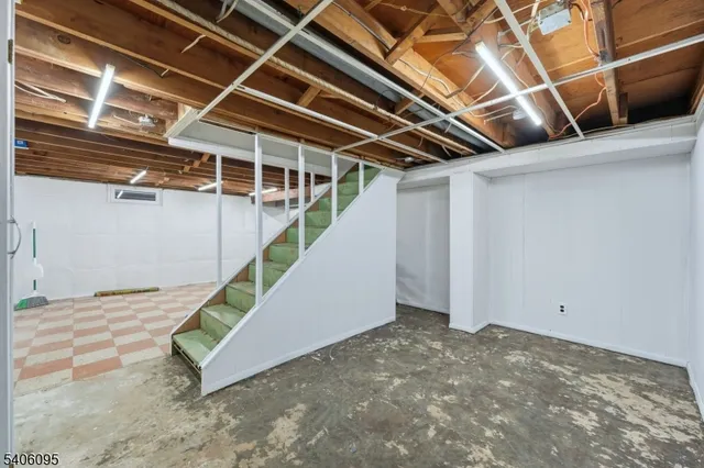 $3,700 | 46 Glenwood Avenue, Lake Hiawatha, NJ 07034