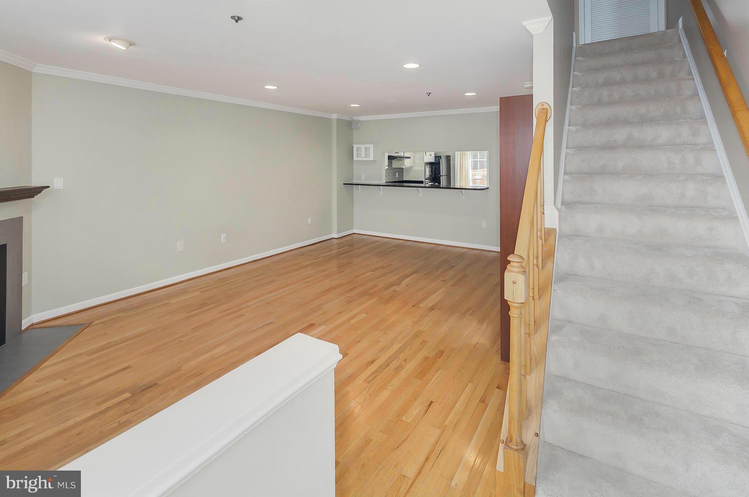 3028 South Glebe Road Arlington, VA 22206 - Photo 3 of 30 Interior (General)