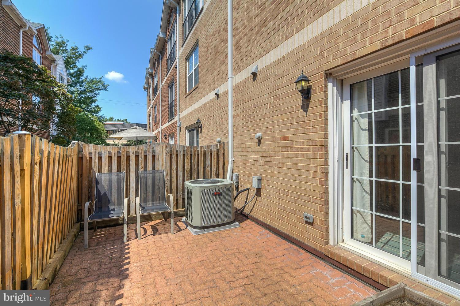 3028 South Glebe Road Arlington, VA 22206 - Photo 22 of 30 Exterior (Rear)