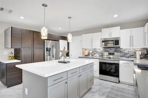 $1,590,000 | 1236 Northeast 18th Avenue, Fort Lauderdale, FL 33304