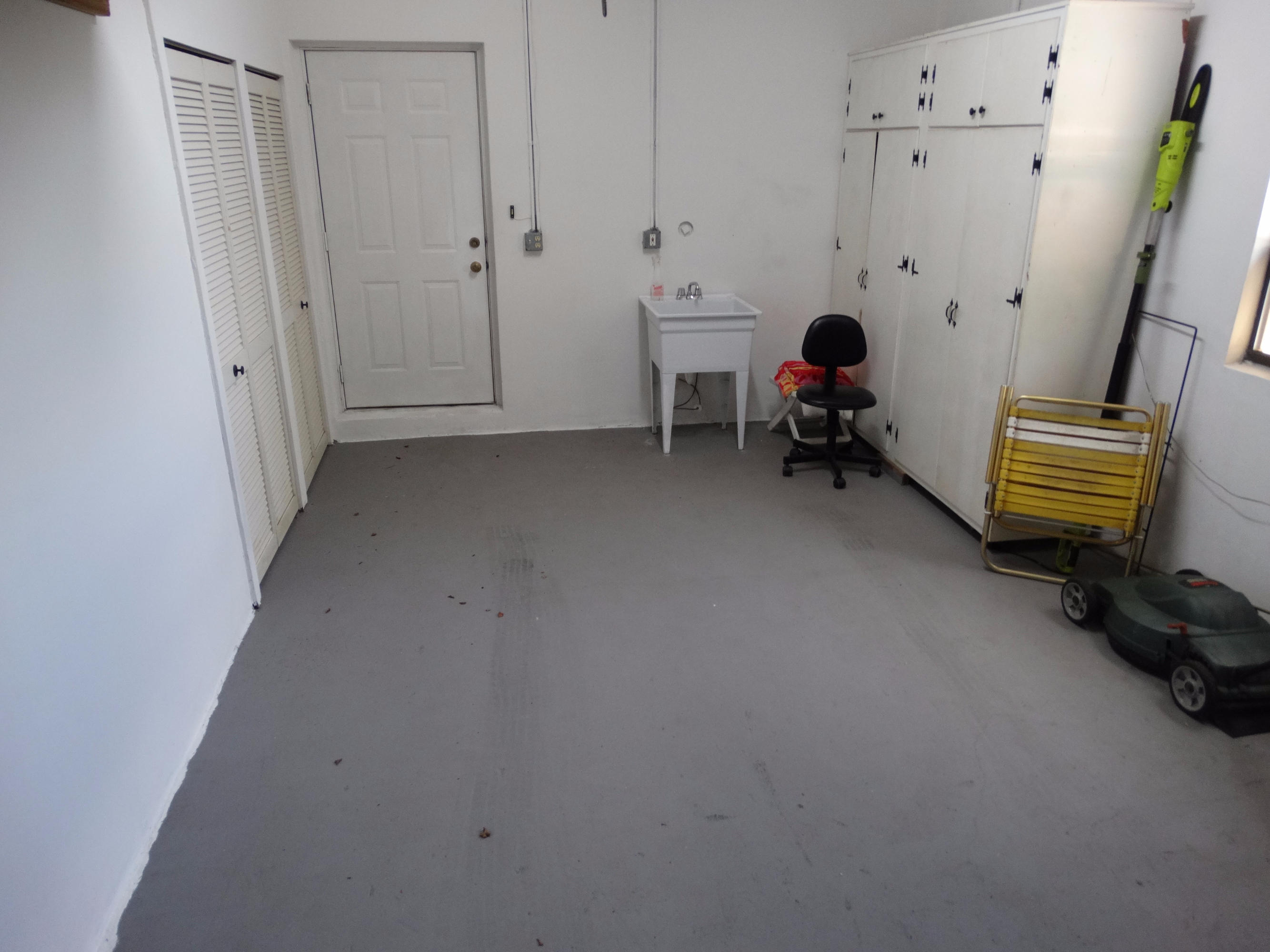 490 Neptune Road Juno Beach, FL 33408 - Photo 13 of 22 Garage