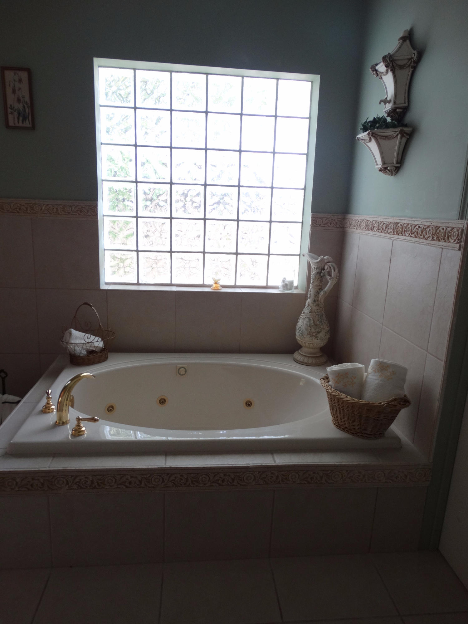 490 Neptune Road Juno Beach, FL 33408 - Photo 9 of 22 Master tub