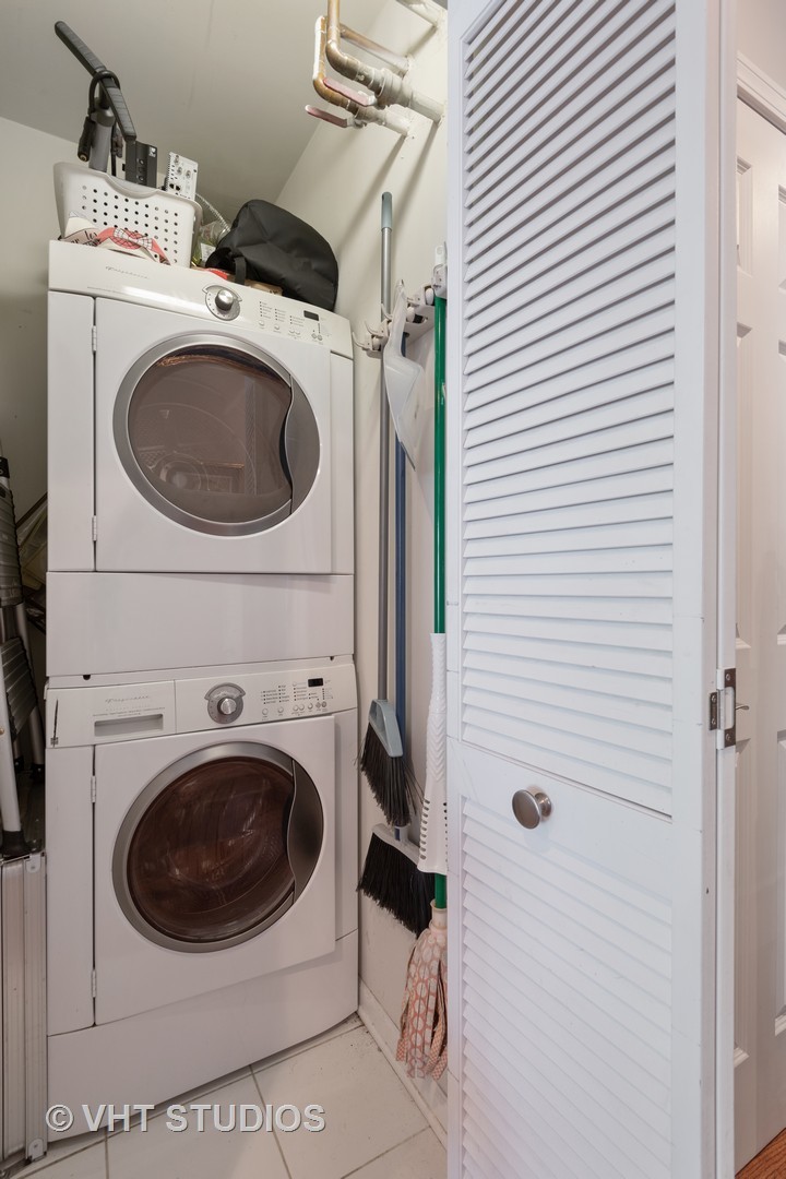 657 West Fulton Street, Unit 509 Chicago, IL 60661 - Photo 10 of 13