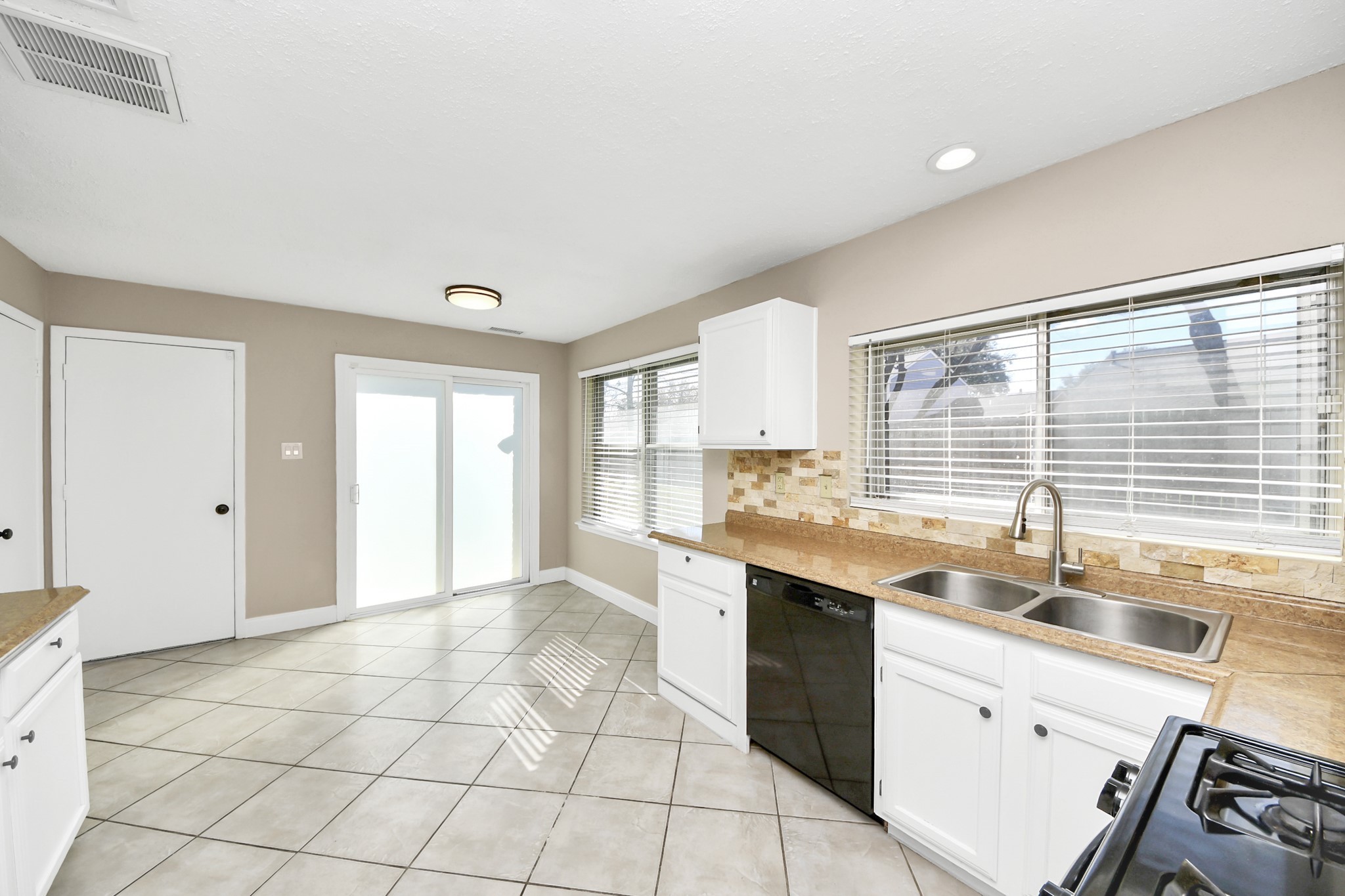 9611 Cleveland Bay Court Houston, TX 77065 - Photo 13 of 32