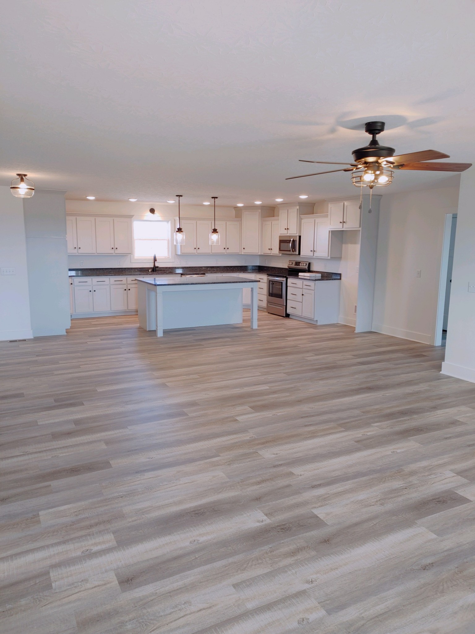 860 Armstrong Road Castalian Springs, TN 37031 - Photo 5 of 23 Gallery Image 5