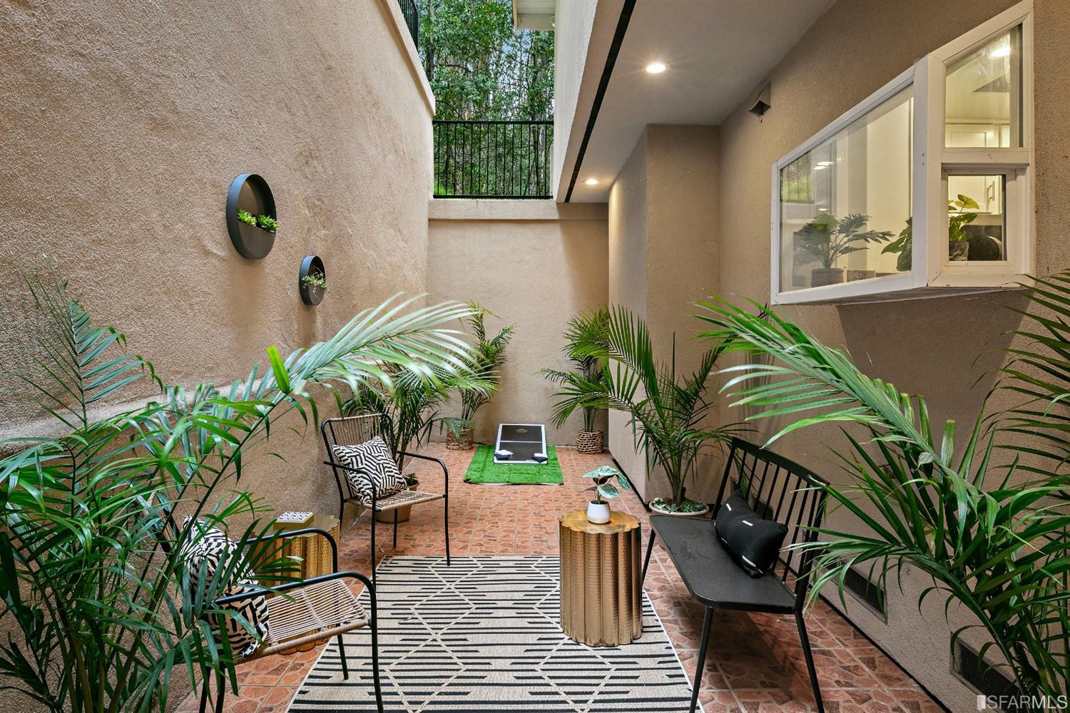 6700 Moore Drive Oakland, CA 94611 - Photo 12 of 44