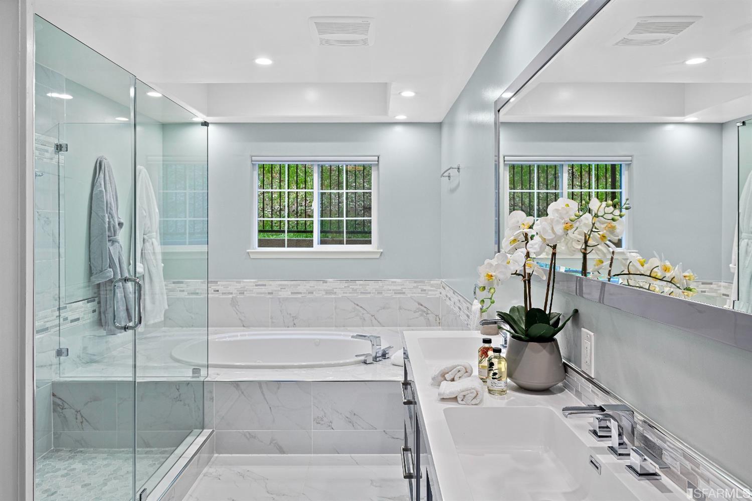 6700 Moore Drive Oakland, CA 94611 - Photo 18 of 44