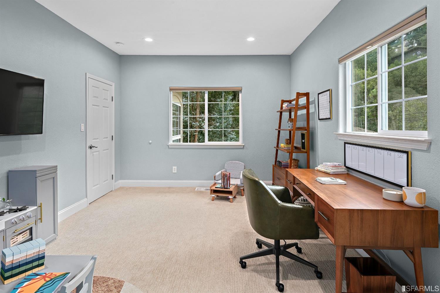 6700 Moore Drive Oakland, CA 94611 - Photo 21 of 44