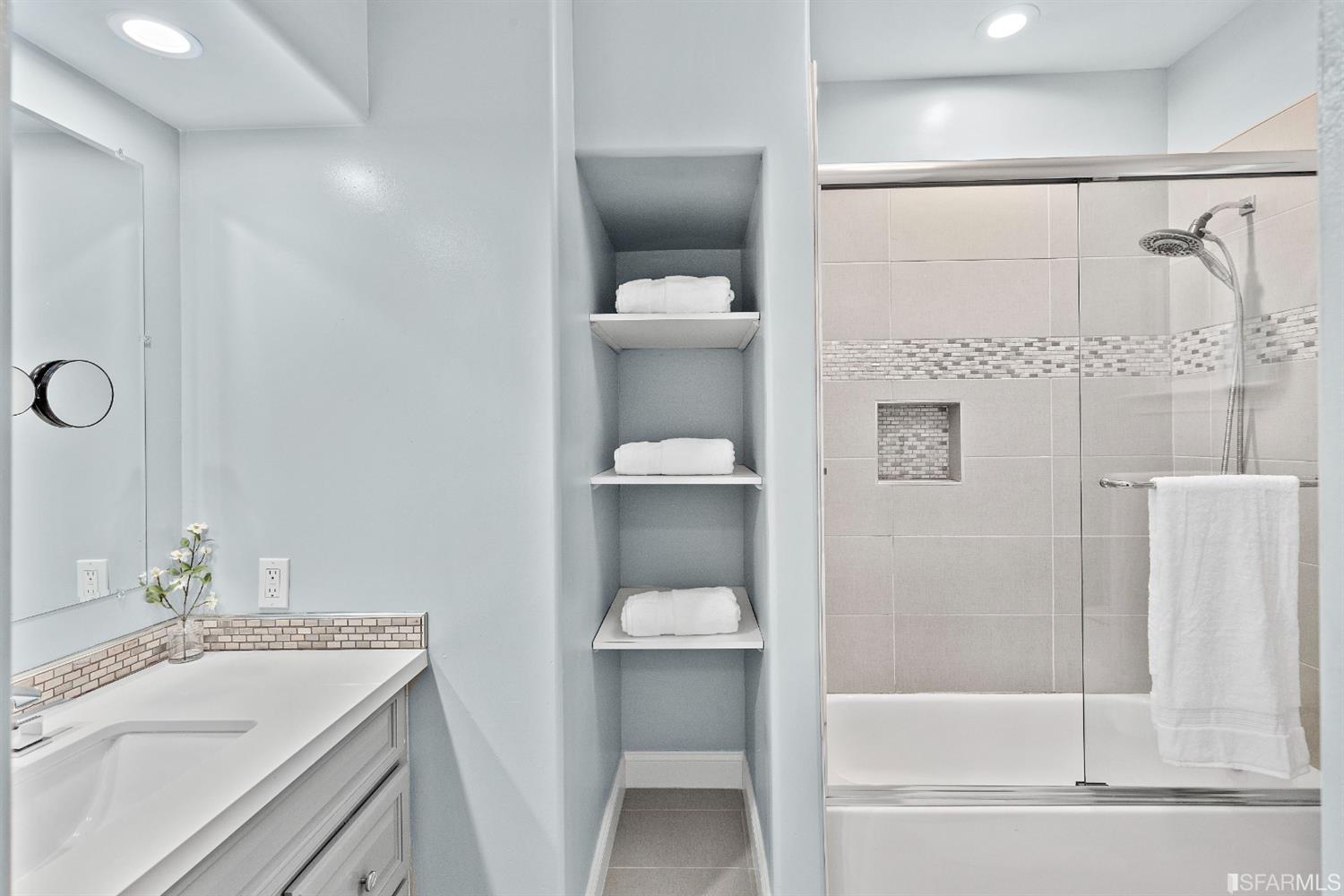 6700 Moore Drive Oakland, CA 94611 - Photo 33 of 44