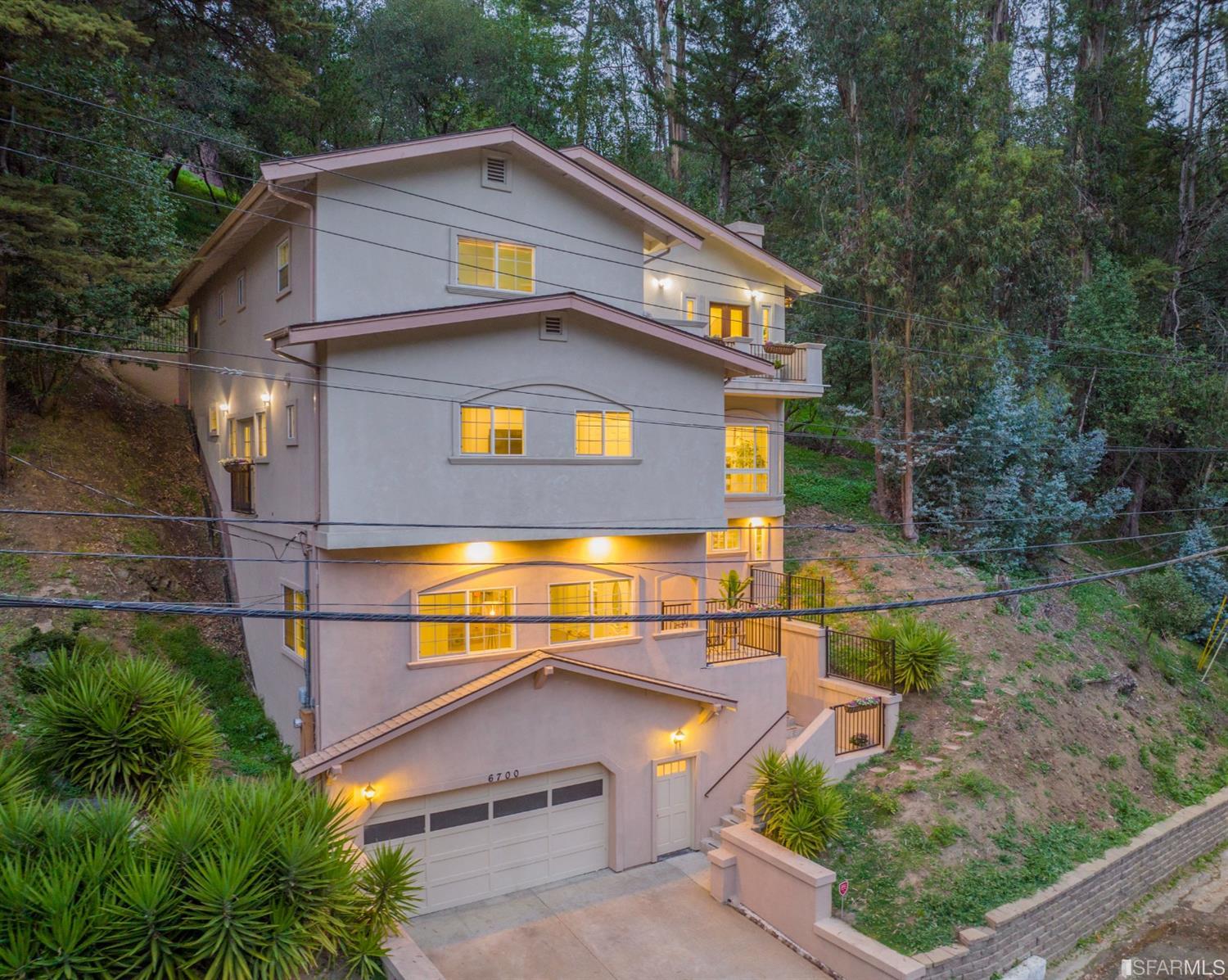 6700 Moore Drive Oakland, CA 94611 - Photo 36 of 44