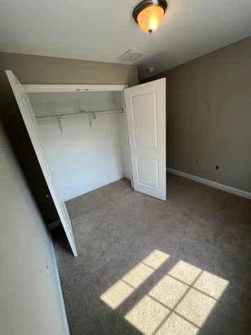 $2,900 | 72 Durham Road, Dover, NH 03820