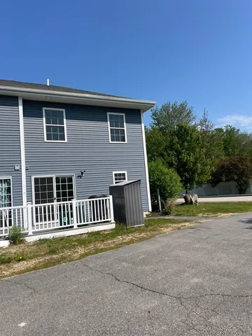 $2,900 | 72 Durham Road, Dover, NH 03820